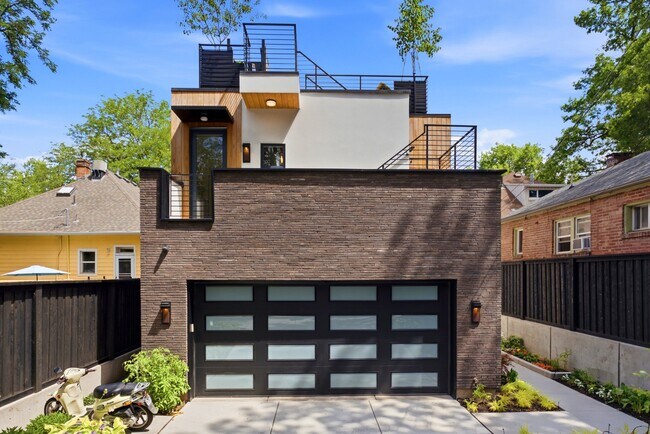 Building Photo - 780 E 900 S
