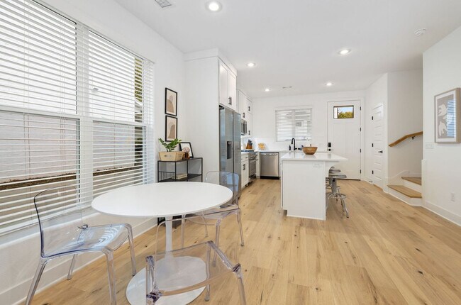 Building Photo - 1632 Neptune St