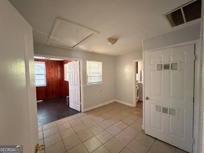 Building Photo - 2203 Tiger Flowers Dr NW