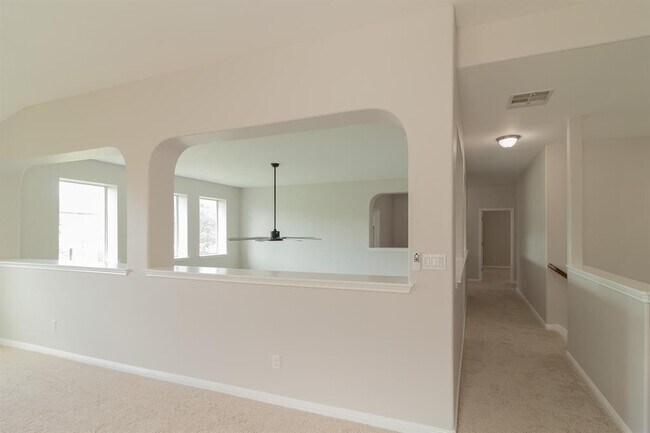 Building Photo - 2102 Monticello Ct