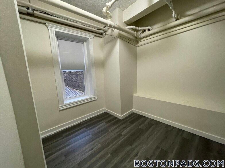 Building Photo - 1191 Boylston St
