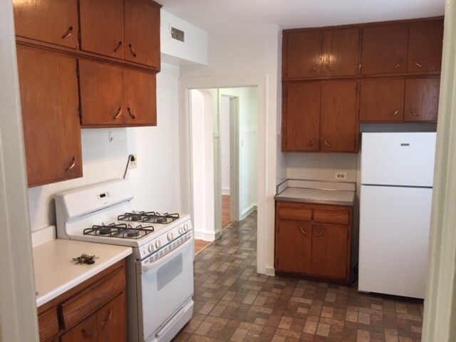 Building Photo - 6032 Irving Park Rd