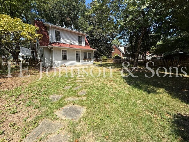 Building Photo - 817 S Hawthorne Rd