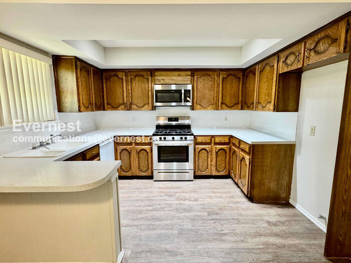 Building Photo - 5024 S Birch Ave