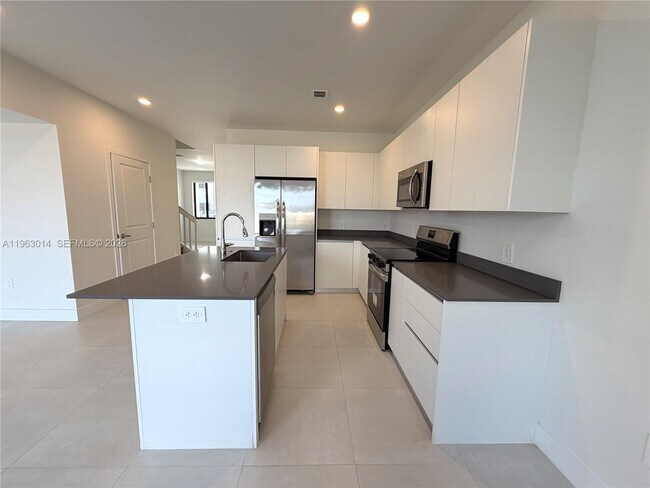 Building Photo - 18977 SW 344th Ter