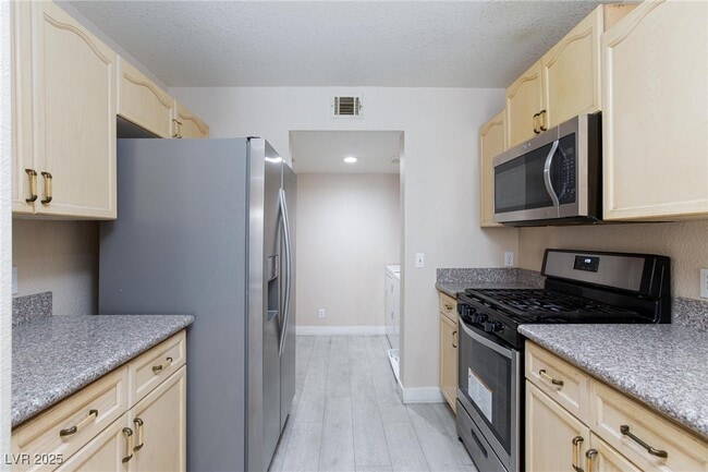 Building Photo - 7922 Lonette Ave
