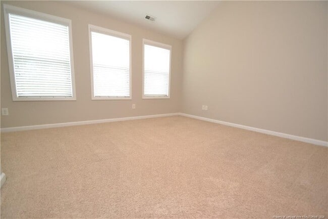 Building Photo - 208 Irving Way