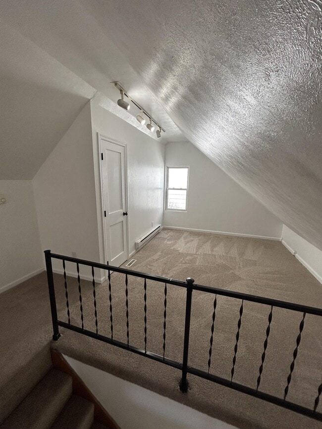 Building Photo - 2019 Oregon Ave