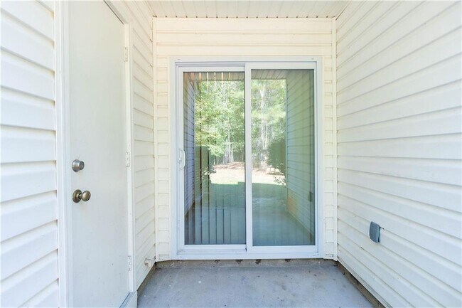 Building Photo - 745 Crestwell Cir