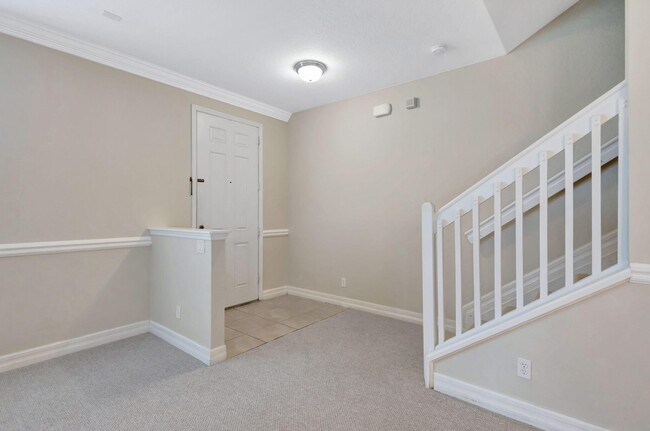 Building Photo - 575 Dakota Dr