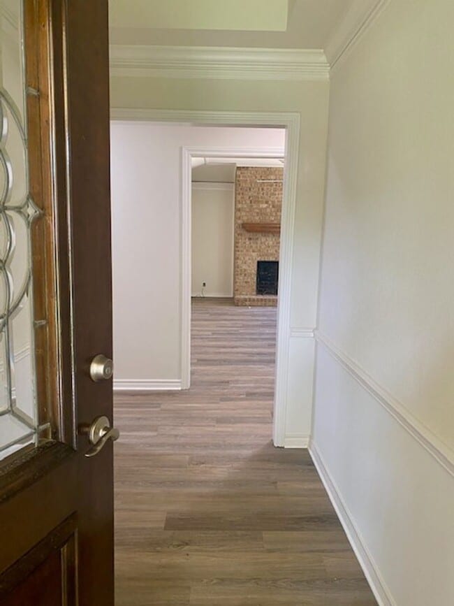 Building Photo - Cambridge Garden Home