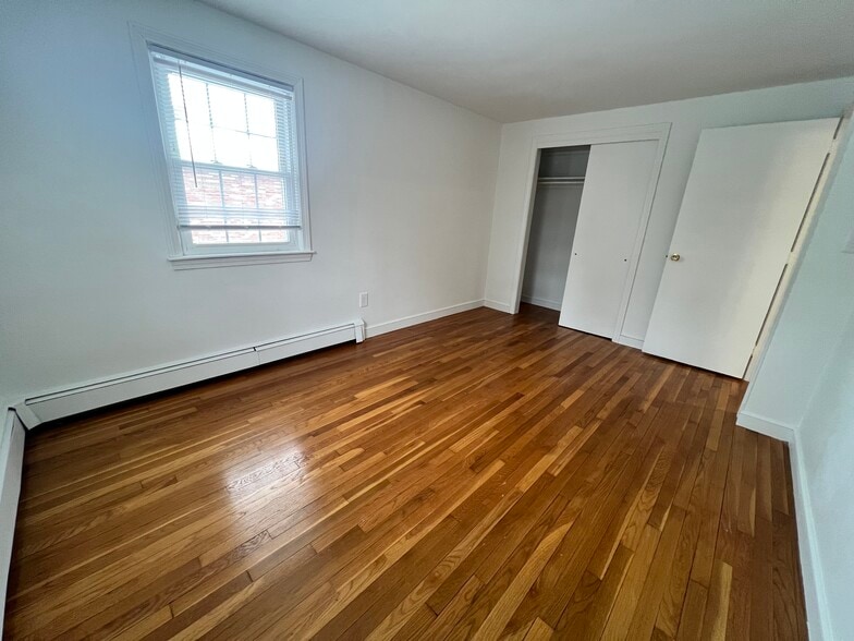 Building Photo - 36 Hill Rd