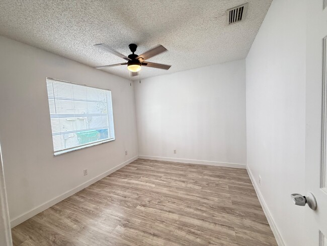 Building Photo - 2731 NW 123rd Ave