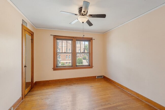 Building Photo - Charming 4 Bed, 2 Bath Home Steps from Elmwood Park