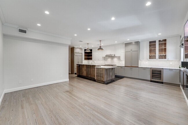 Building Photo - 202 Garden St