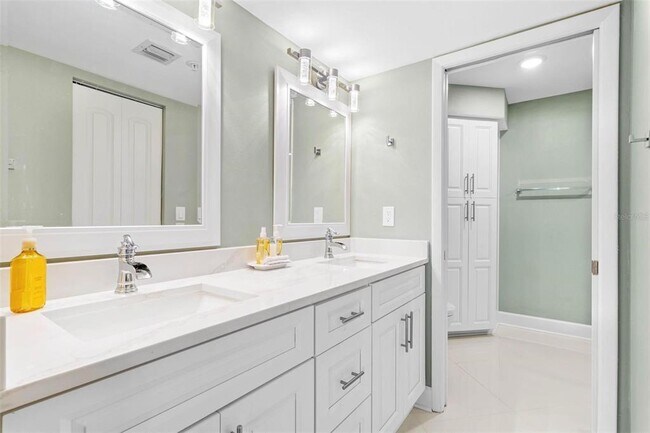 Building Photo - 1660 Gulf Blvd