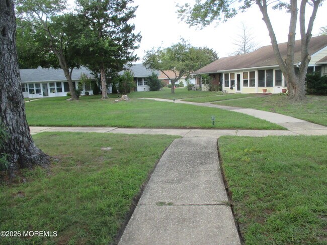 Building Photo - 365F Chesterfield Ct