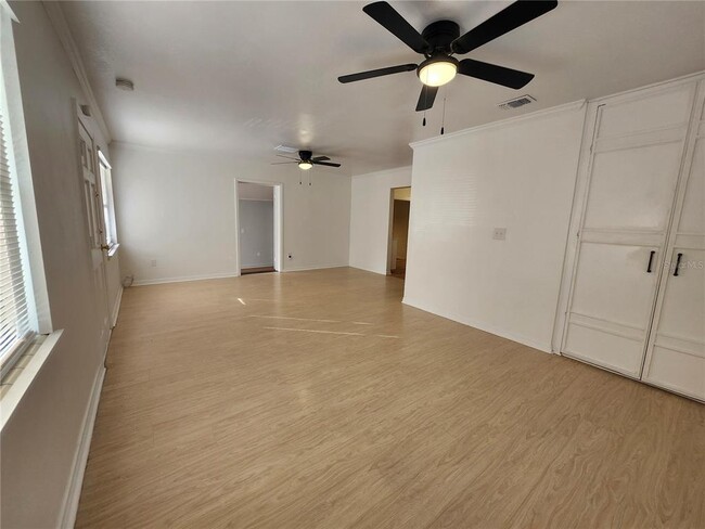 Building Photo - 1508 E Fern Rd