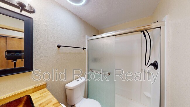 Building Photo - 4770 Beechvale Dr