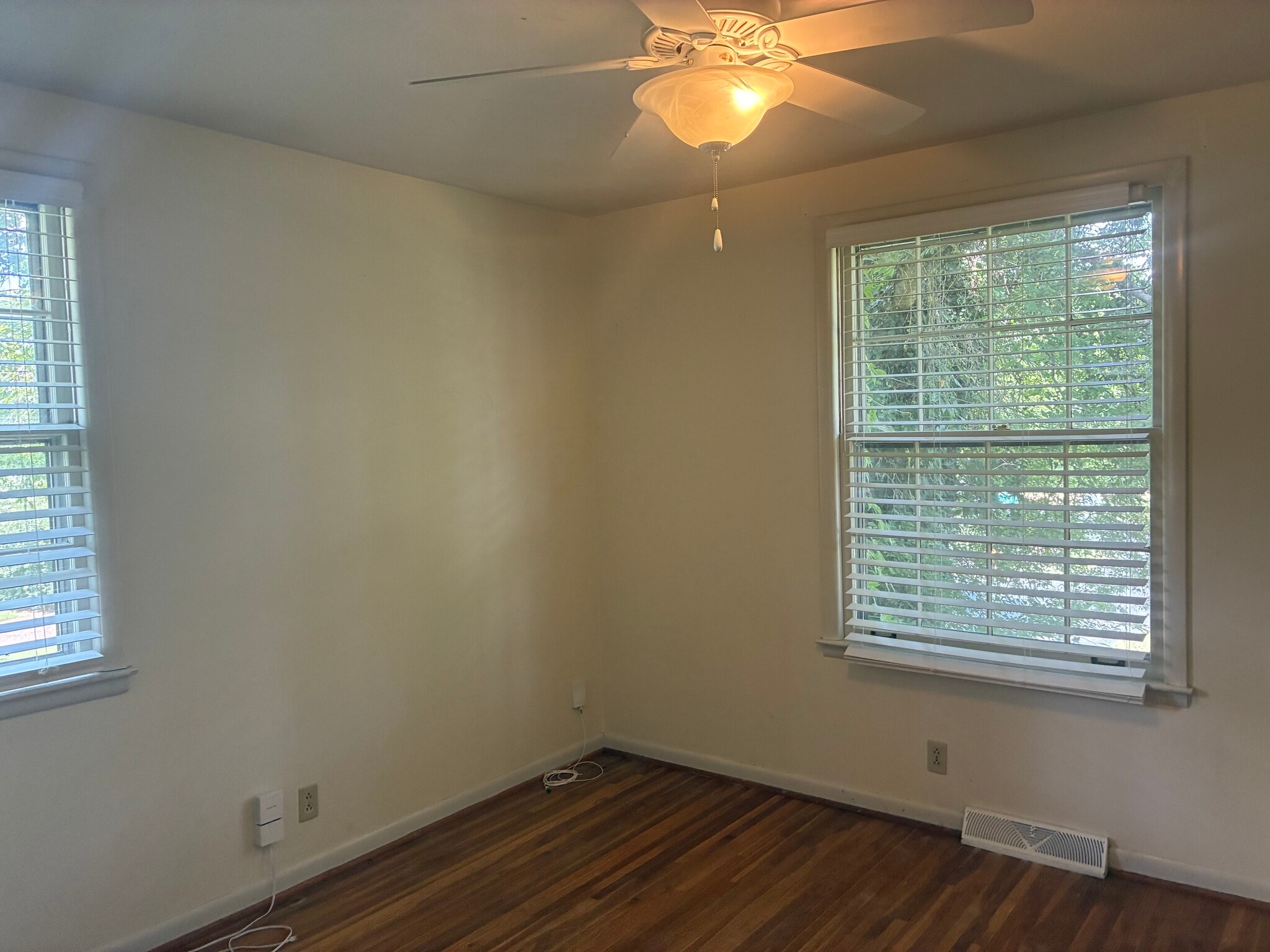 Building Photo - 804 Crescent Hill Rd