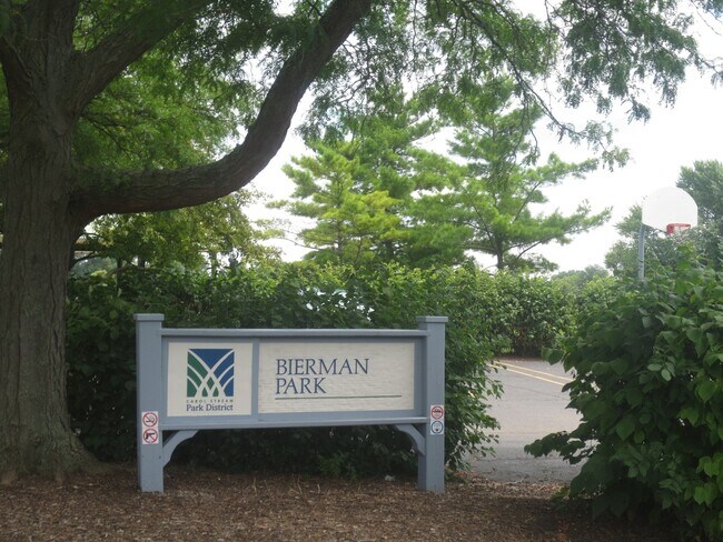 Building Photo - 1051 Rockport Dr