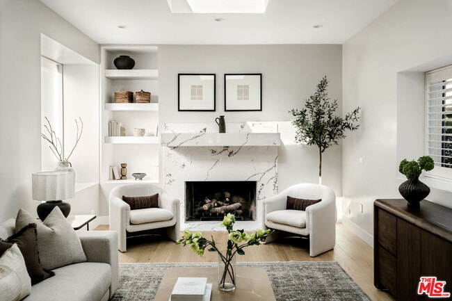 Building Photo - 1143 Sierra Alta Way