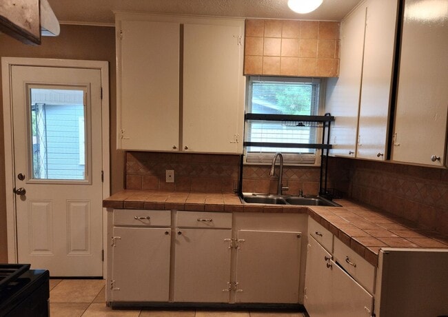 Building Photo - 3620 Kipling Dr