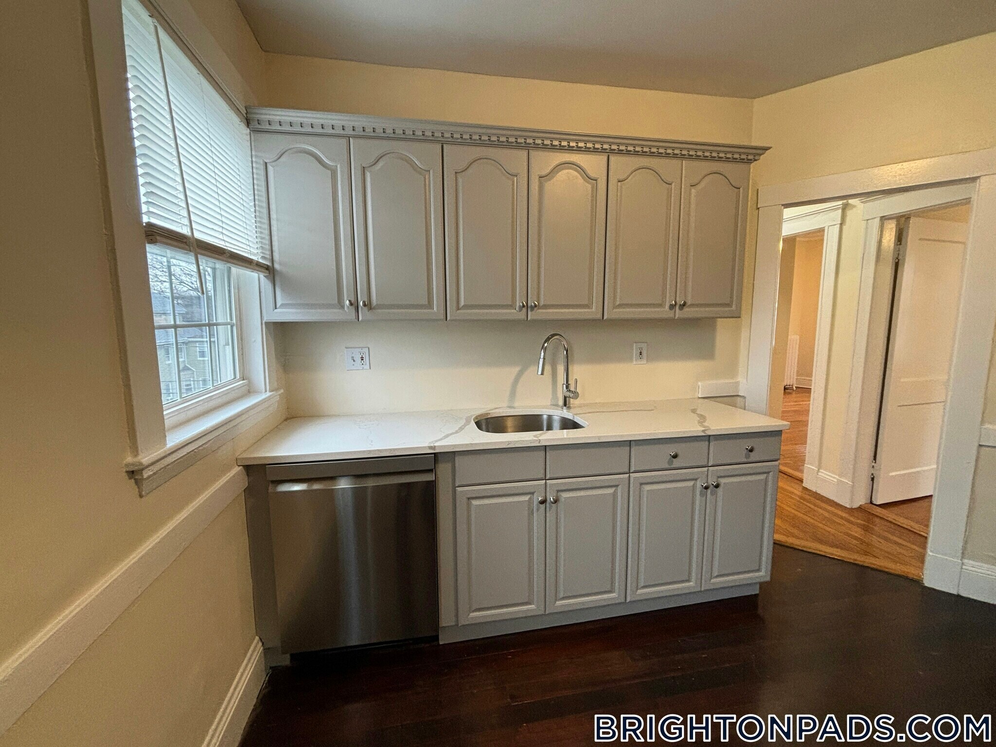 Building Photo - 44 Fairbanks St