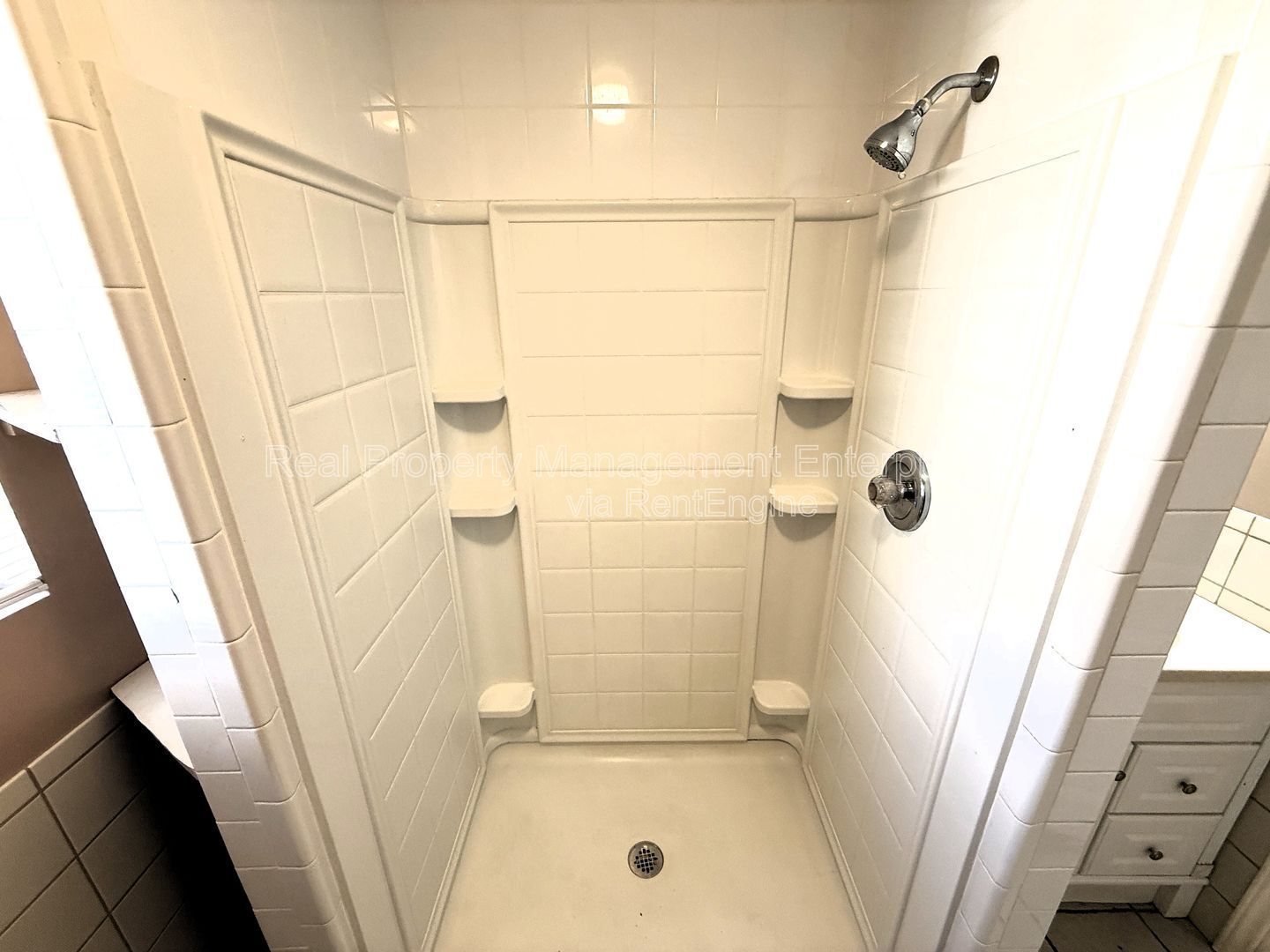 Building Photo - 1800 SW 15th St