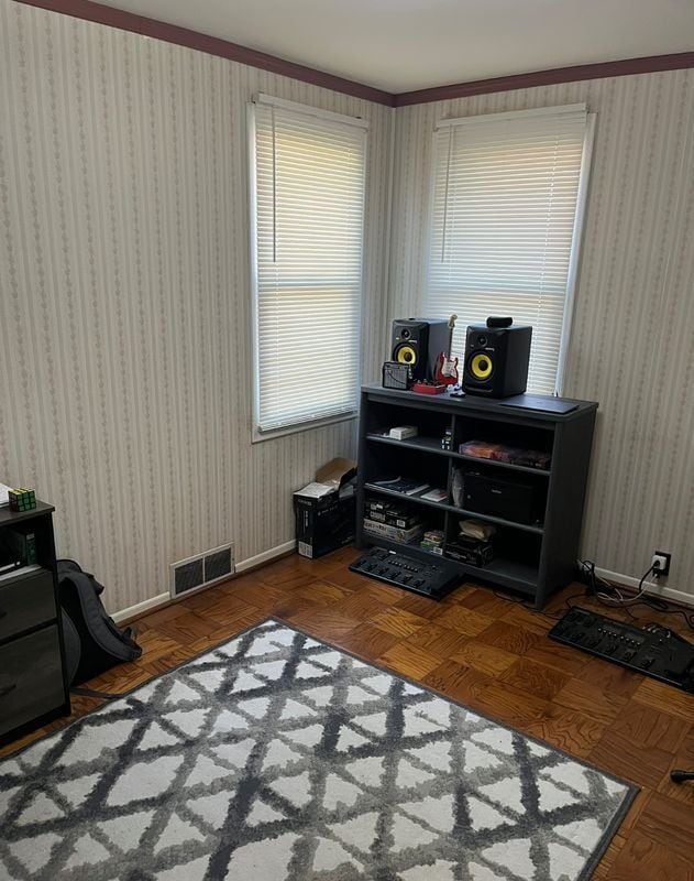 Building Photo - 1663 Longwood Rd