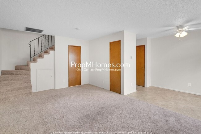 Primary Photo - Two Story Two Bedroom in Beaverton - Depos...