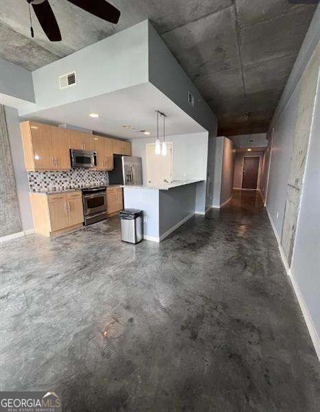 Building Photo - 335 W Ponce de Leon Ave