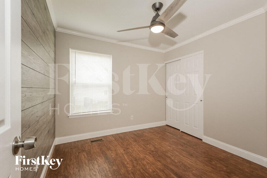 Building Photo - 3249 Silvertrail Ct