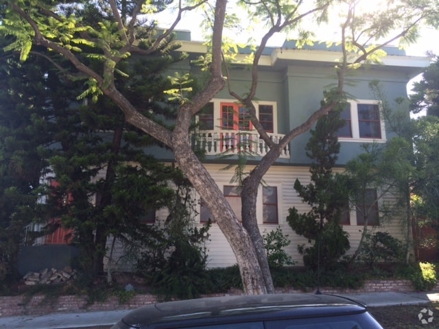 Building Photo - 3170 Rowena Ave