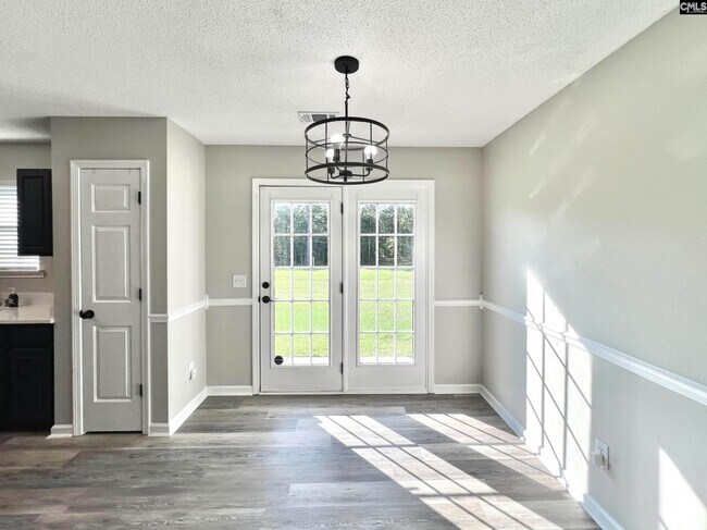 Building Photo - 301 Legend Oaks Dr