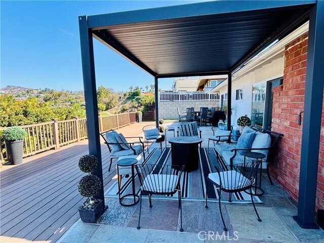 Building Photo - 205 Via Montego