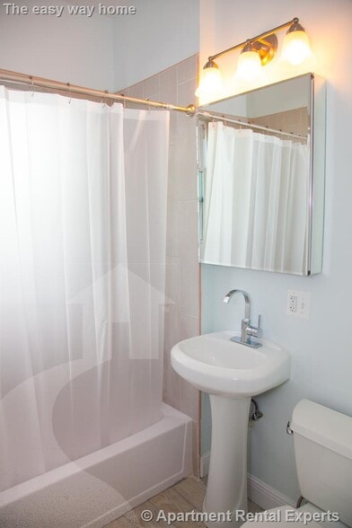 Building Photo - 374 Prospect St