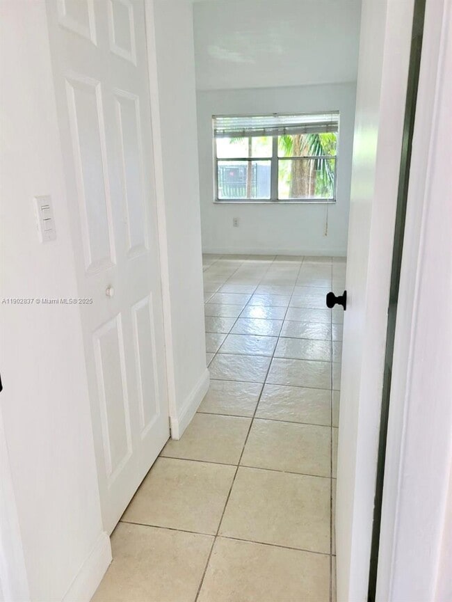 Building Photo - 4205 N University Dr