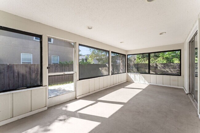 Building Photo - Charming 3-Bedroom Home with 2 Full Baths ...
