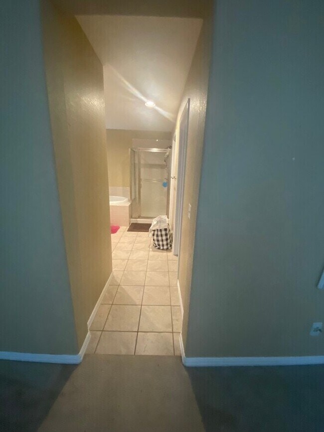 Building Photo - 10850 Trotwood Way