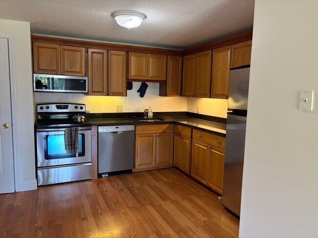 Building Photo - 807 White Cedar Blvd