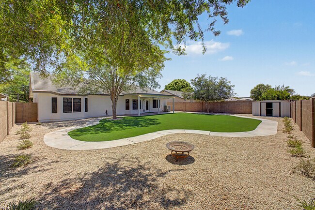 Building Photo - 2866 E Toledo Ct