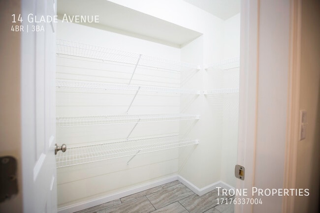 Building Photo - Glade Avenue