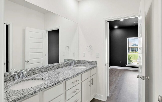 Building Photo - 30872 Semper Dr