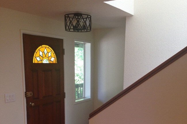 Building Photo - 2535 NE 95th St