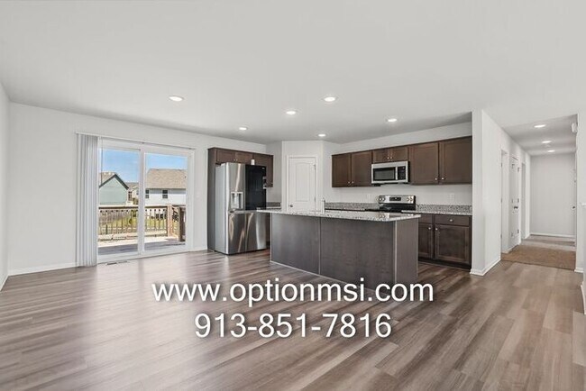 Building Photo - Beautiful 3-Bedroom Home with Modern Finishes & Fantastic Amenities!