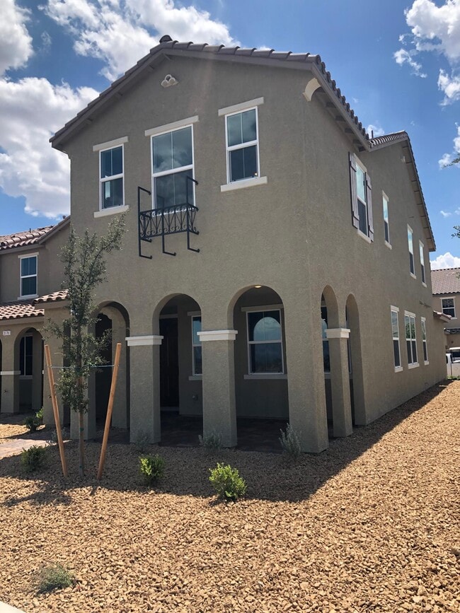 Building Photo - 3180 McKenna Dawn Ave