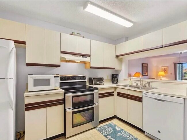 Building Photo - 5790 Marina Dr