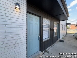 Building Photo - 2802 Lasses Blvd