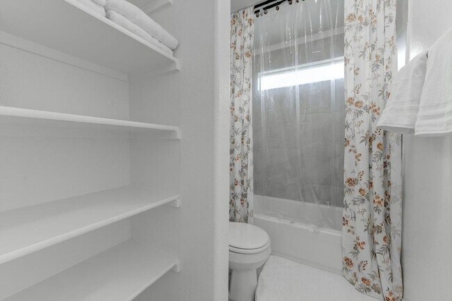 Building Photo - 6502 Arden Fls Dr